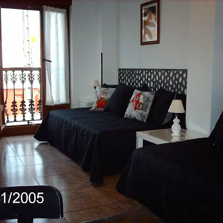 Balcones アパート *